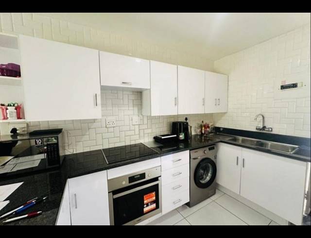 3 BEDROOM TOWNHOUSE FOR SALE IN FLORENTIA